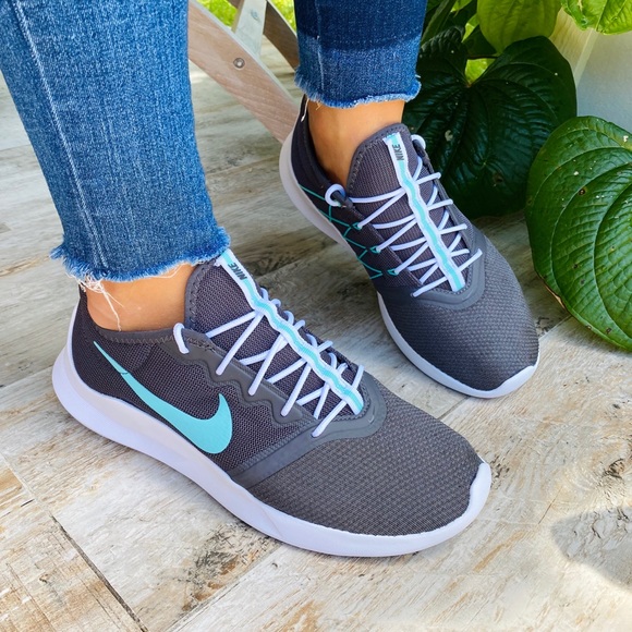 Nike Shoes - Nike 🌎comfy day 🌎- New